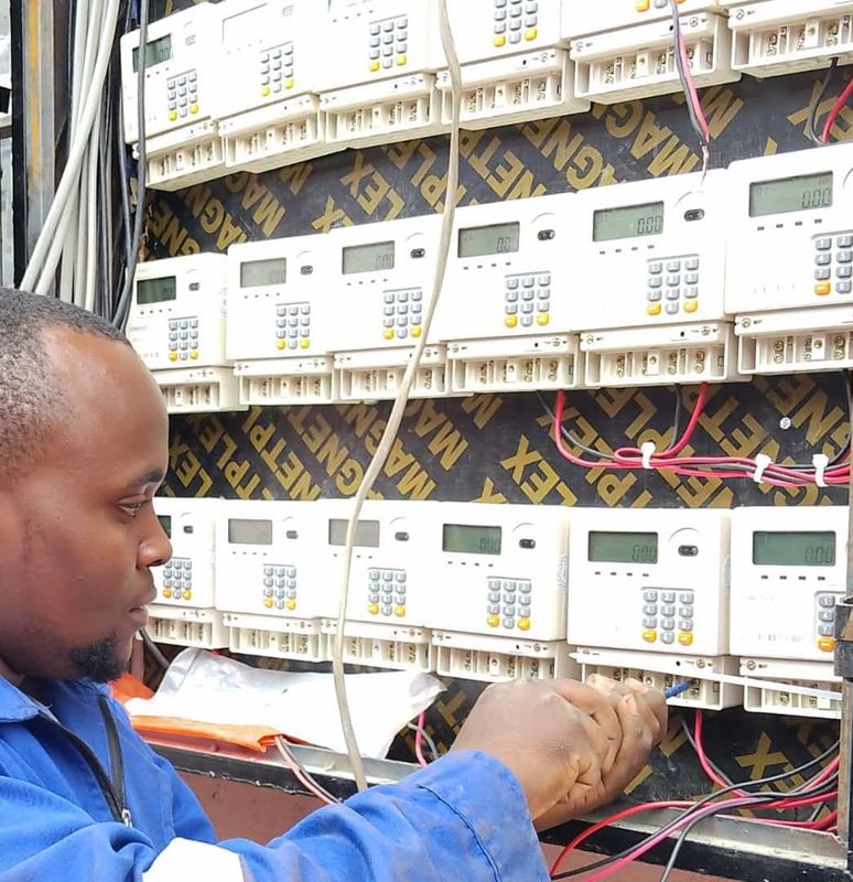 দীর্ঘস্থায়ী এবং দীর্ঘস্থায়ী পরীক্ষার জন্য এসটিএস স্ট্যান্ডার্ড প্রোটোকল সহ 50Hz ফ্রিকোয়েন্সি বৈদ্যুতিক মিটার পরীক্ষার সরঞ্জাম