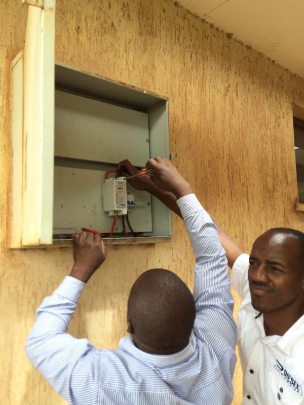 দীর্ঘস্থায়ী এবং দীর্ঘস্থায়ী পরীক্ষার জন্য এসটিএস স্ট্যান্ডার্ড প্রোটোকল সহ 50Hz ফ্রিকোয়েন্সি বৈদ্যুতিক মিটার পরীক্ষার সরঞ্জাম